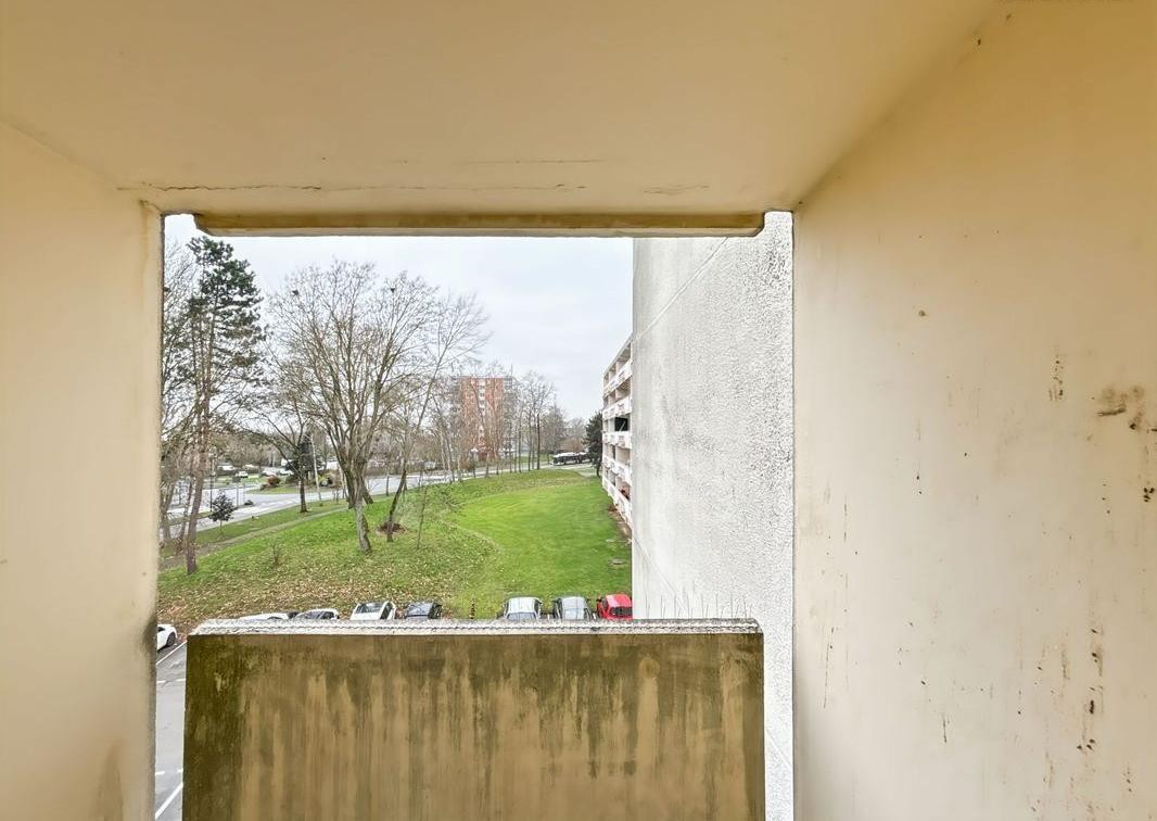 
                                                Location
                                                 Beau studio lumineux 34m²