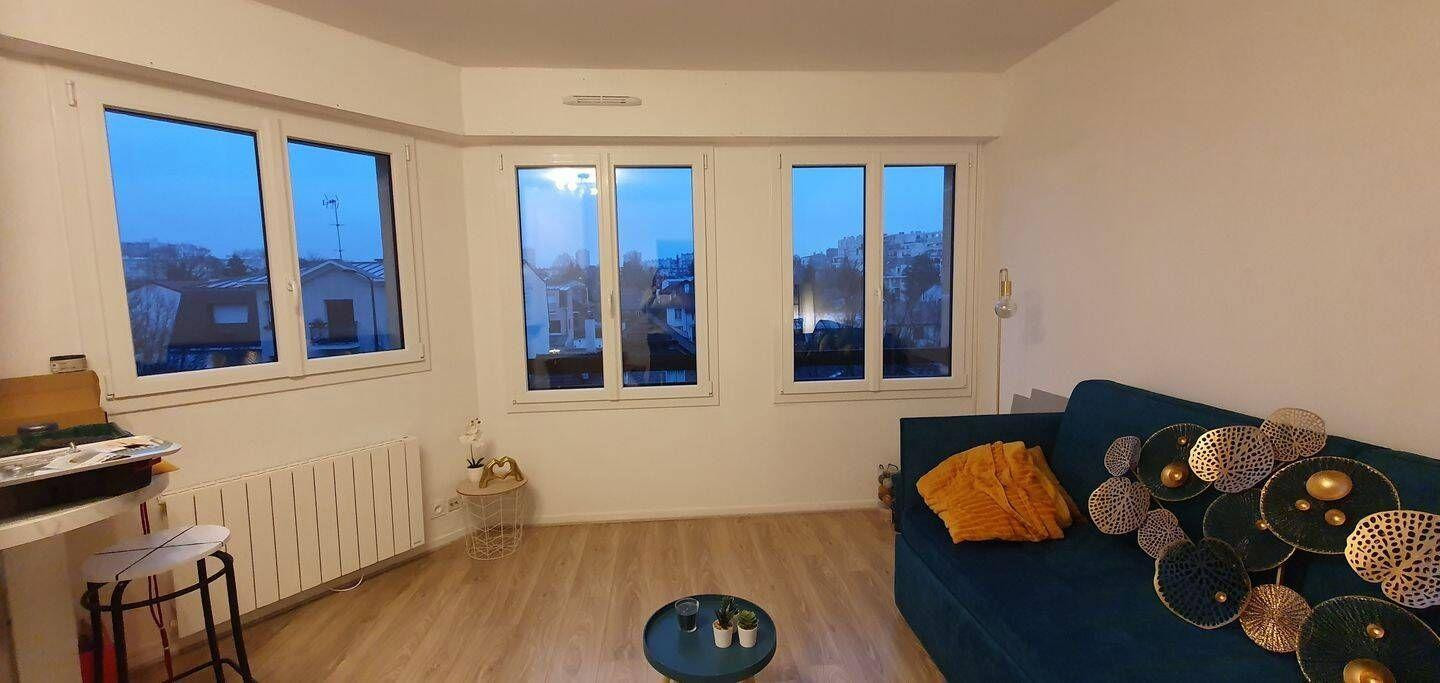 
                                                Location
                                                 Beau studio lumineux de 25 m2 à Bourg-la-Reine