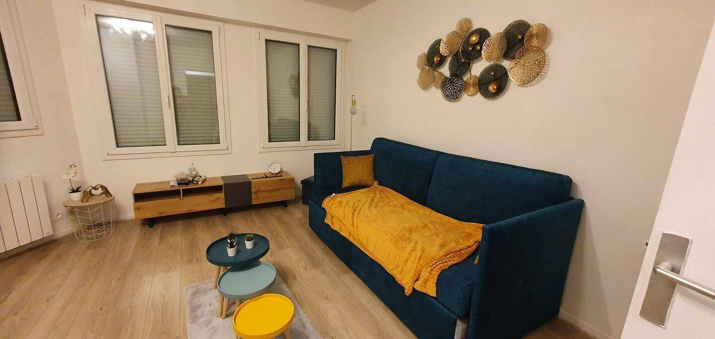 
                                                Location
                                                 Beau studio lumineux de 25 m2 à Bourg-la-Reine
