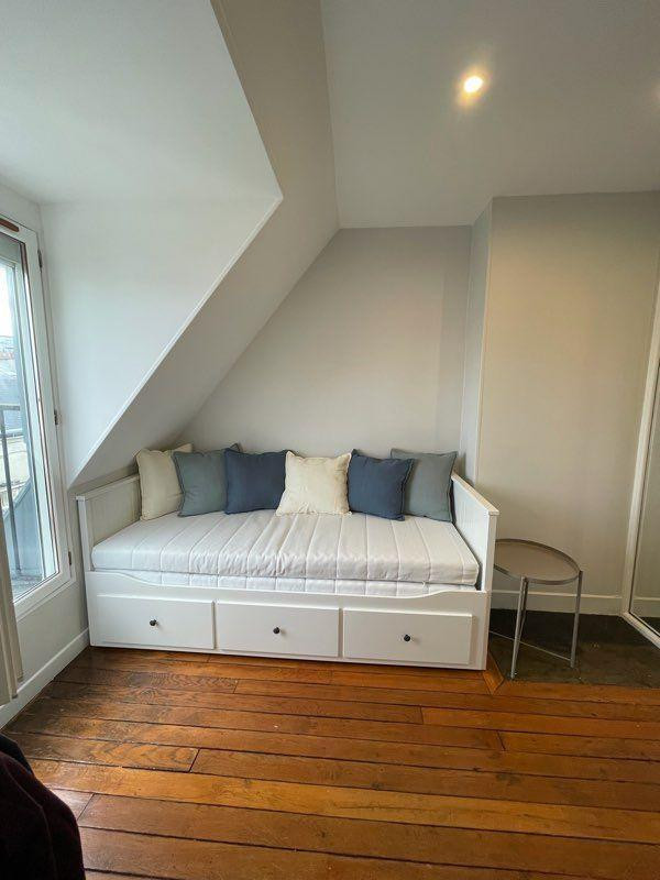 
                                                Location
                                                 Beau studio métro Jasmin - 13 m²