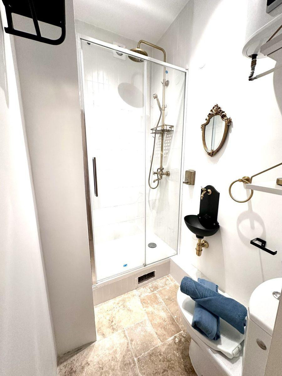 
                                                Location
                                                 Beau studio meublé 11m² refait à neuf
