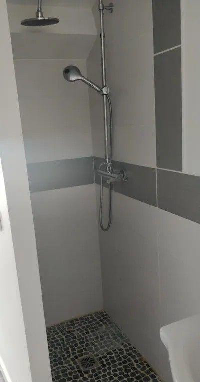 
                                                Location
                                                 Beau studio meublé 12m² dans immeuble rénové