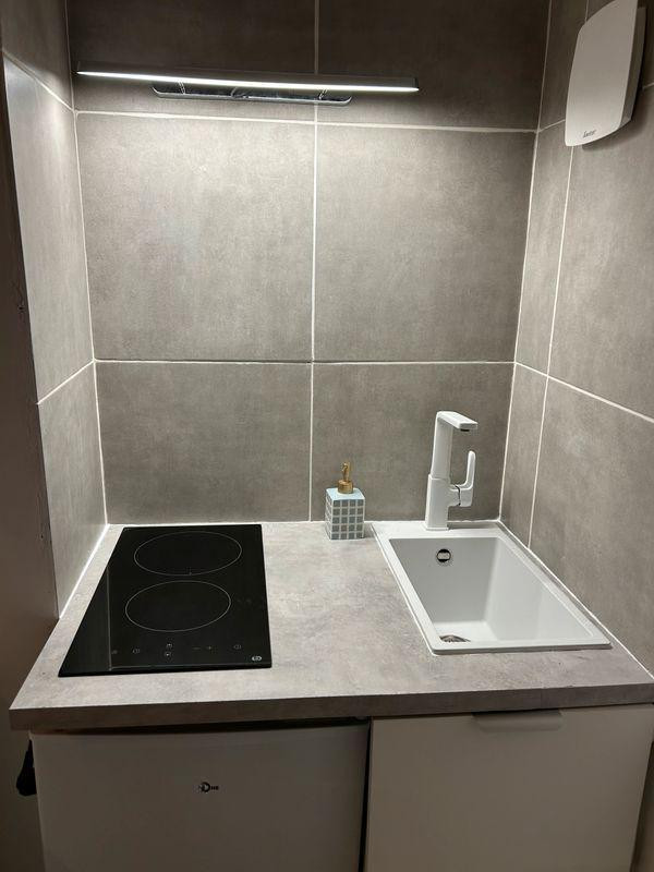 
                                                Location
                                                 Beau studio meublé 13m² Jean Jaurès