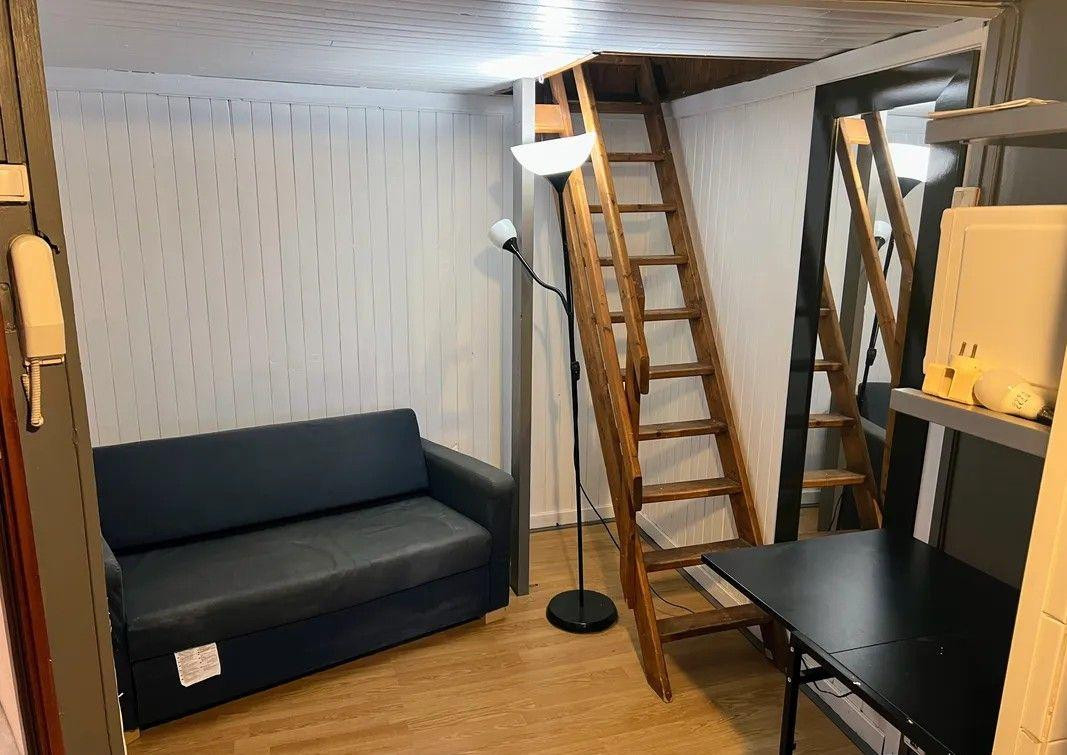 
                                                Location
                                                 Beau studio meublé 14m² avec mezzanine