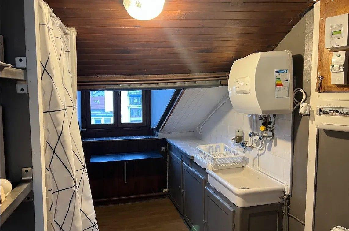 
                                                Location
                                                 Beau studio meublé 14m² avec mezzanine