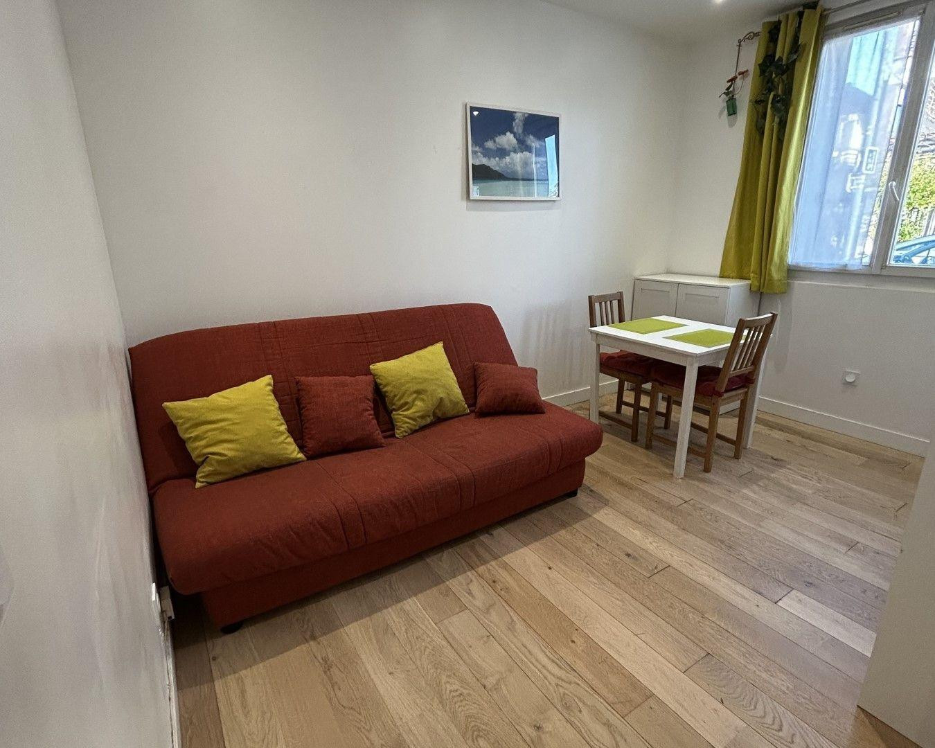 
                                                Location
                                                 Beau studio meublé 14m² lumineux et bien agencé