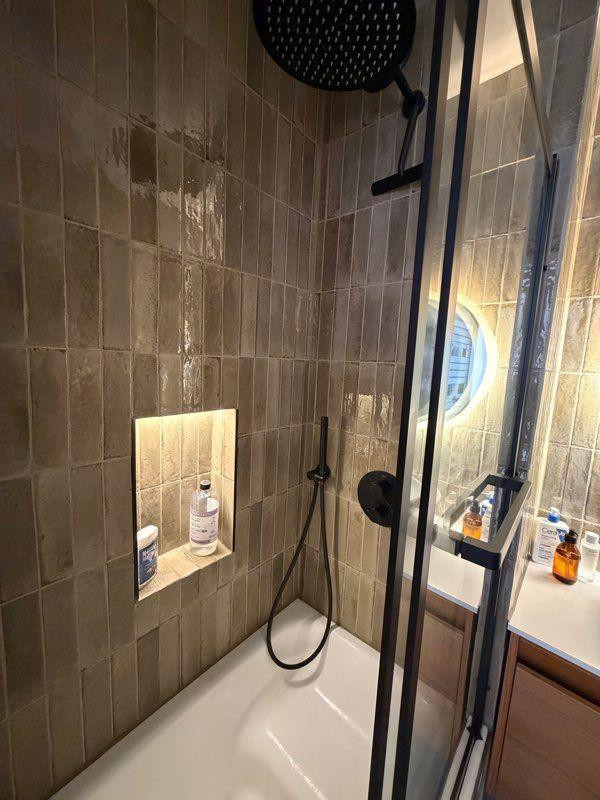 
                                                Location
                                                 Beau studio meublé 14m² vue Cathédrale