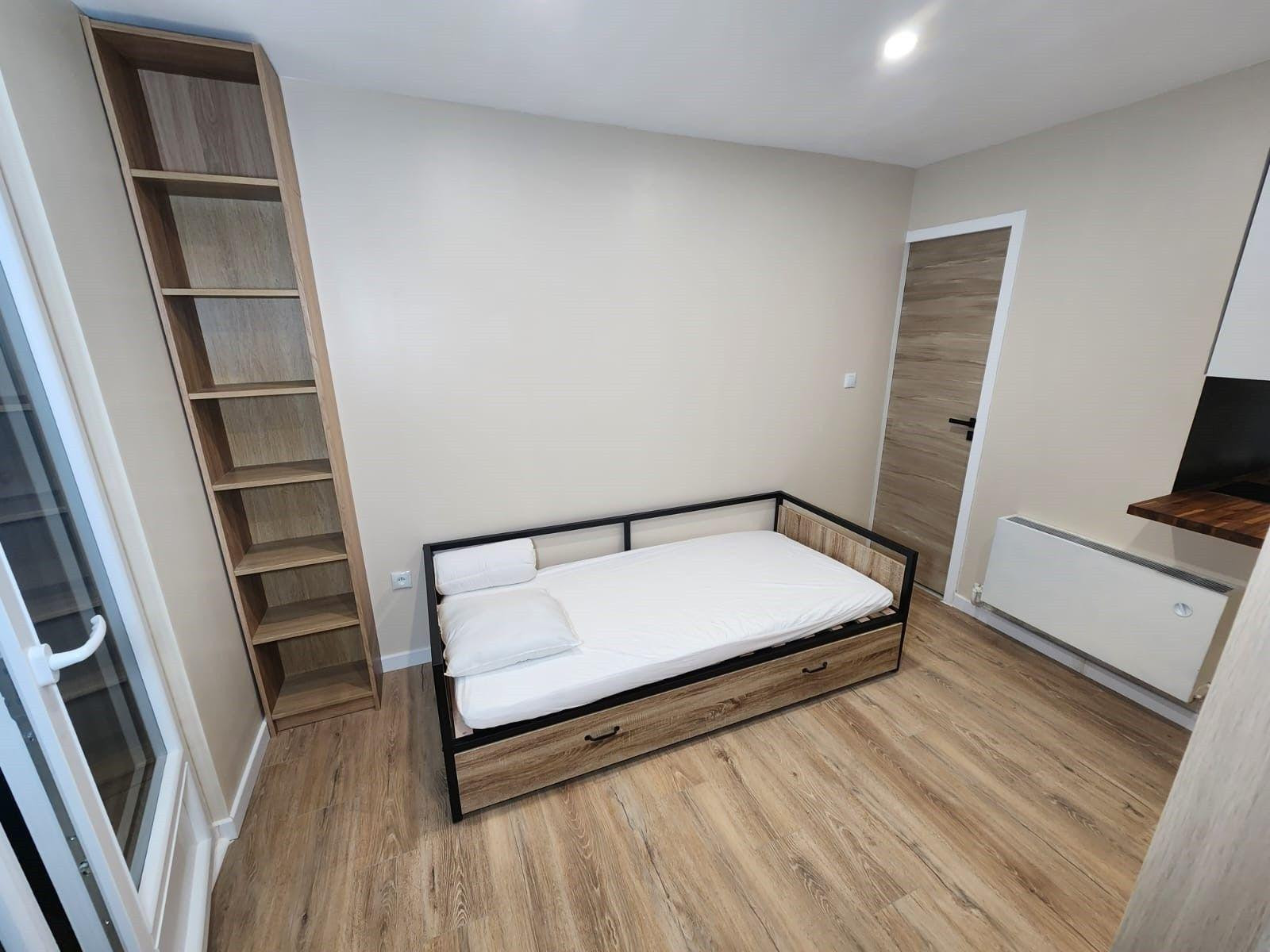 
                                                Location
                                                 Beau studio meublé 15 m² entièrement rénové