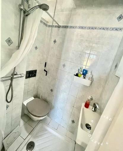 
                                                Location
                                                 Beau studio meublé 15m²