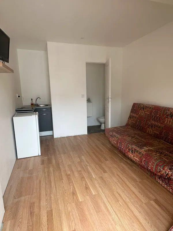 
                                                Location
                                                 Beau studio meublé 15m² à Bègles
