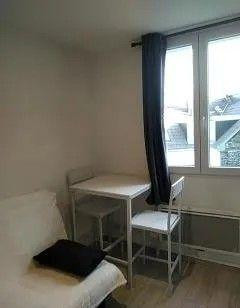 
                                                Location
                                                 Beau studio meublé 15m² proche des Halles