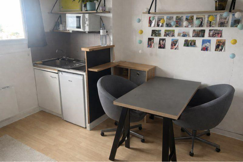 
                                                Location
                                                 Beau studio meublé 15m² proche fac de droit