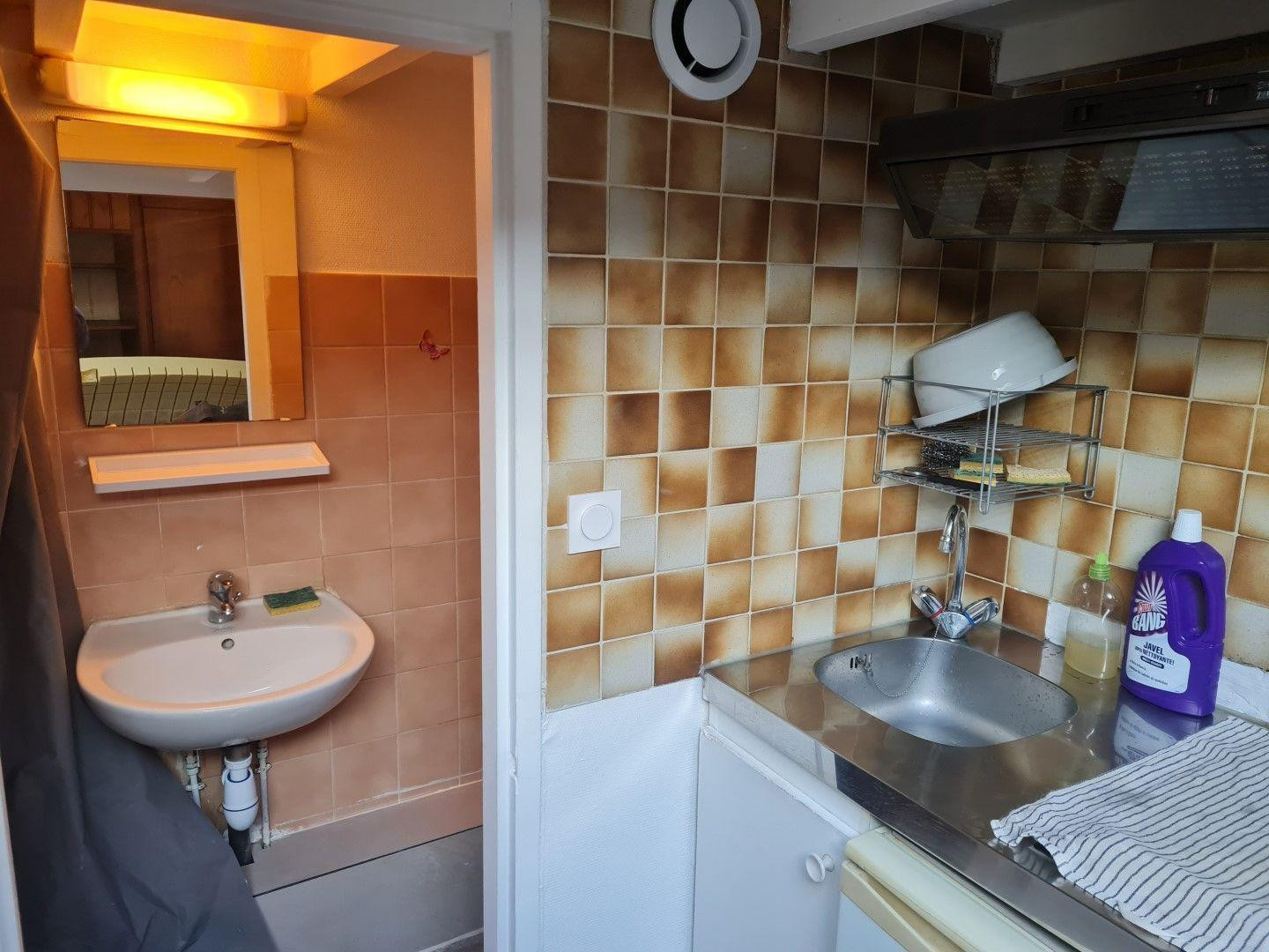 
                                                Location
                                                 Beau studio meublé 15m² Quartier Capucins
