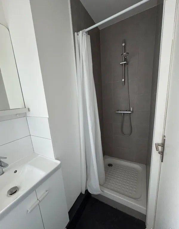 
                                                Location
                                                 Beau studio meublé 15m² Quartier Velpeau / Gare