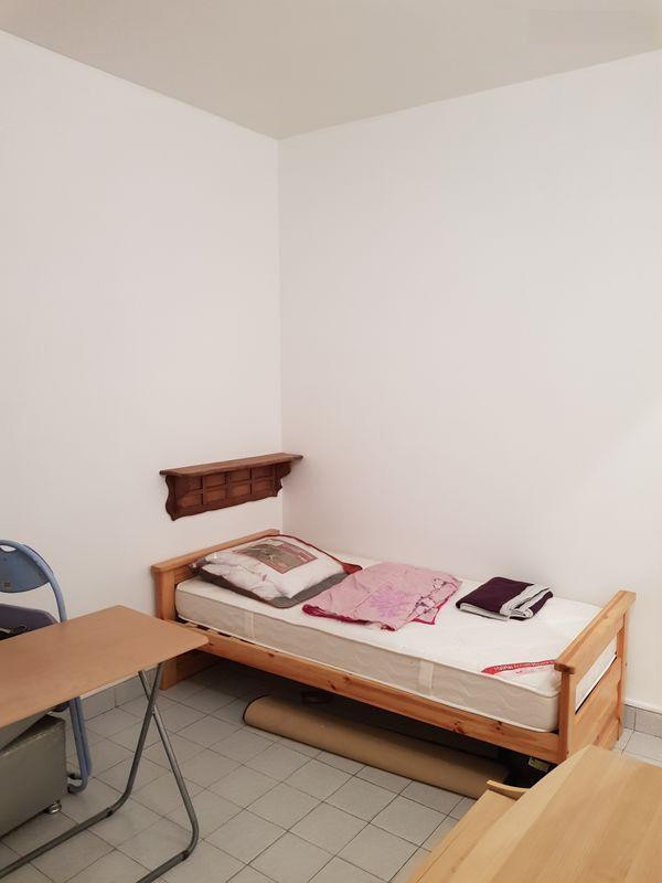 
                                                Location
                                                 Beau studio meublé 16m²