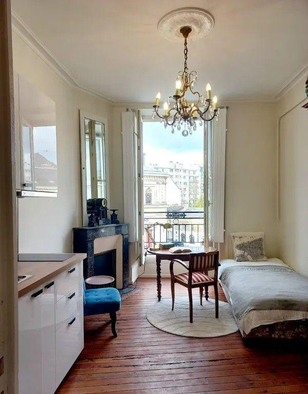
                                                Location
                                                 Beau studio meublé 16m² avec vue exceptionnelle
