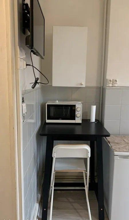 
                                                Location
                                                 Beau studio meublé 16m² centre ville
