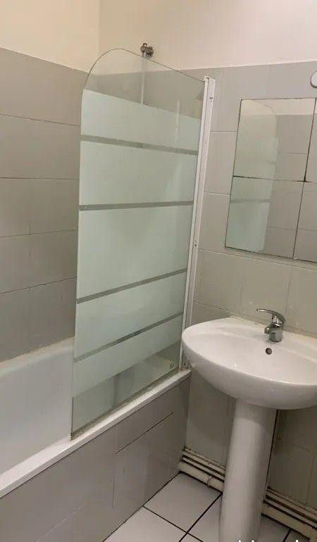
                                                Location
                                                 Beau studio meublé 16m² centre ville