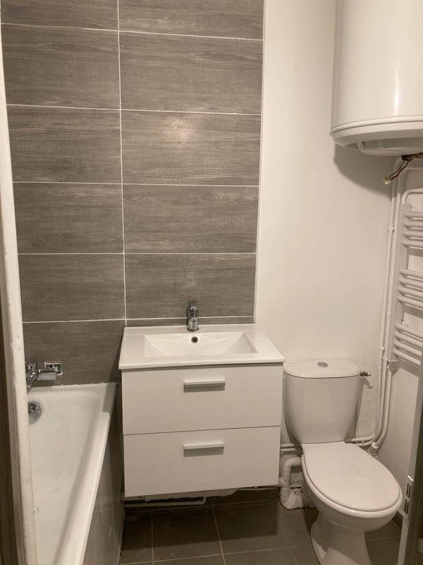 
                                                Location
                                                 Beau studio meublé 16m² Nation
