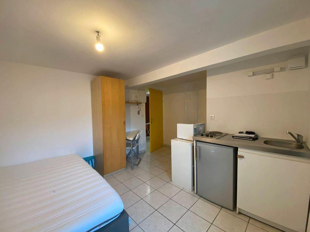 
                                                Location
                                                 Beau studio meublé 16m² Saint Félix / Motte Rouge