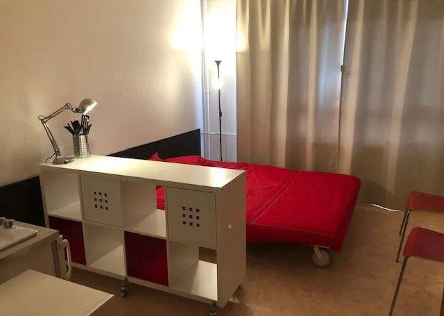 
                                                Location
                                                 Beau studio meublé 17 m² lumineux vue dégagée