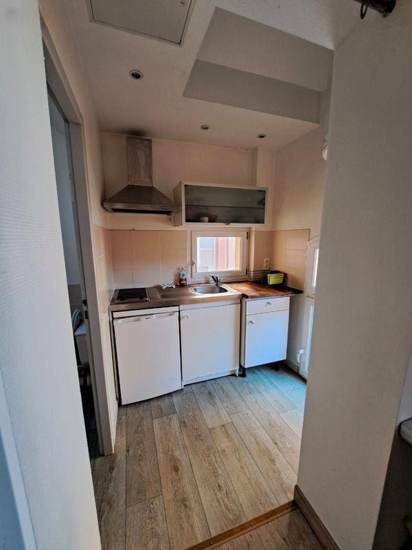 
                                                Location
                                                 Beau studio meublé 17m²
