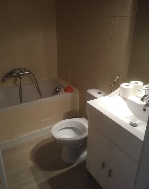 
                                                Location
                                                 Beau studio meublé 17m² avec accès cour