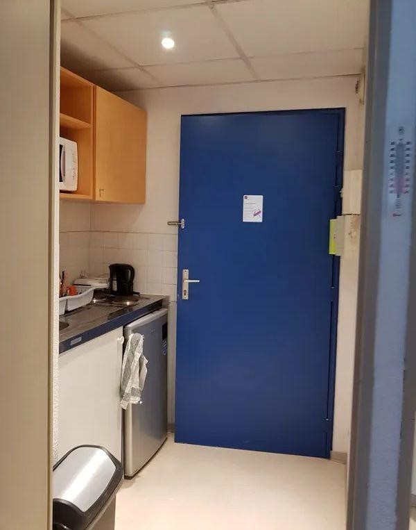 
                                                Location
                                                 Beau studio meublé 17m² Parc de Champagne