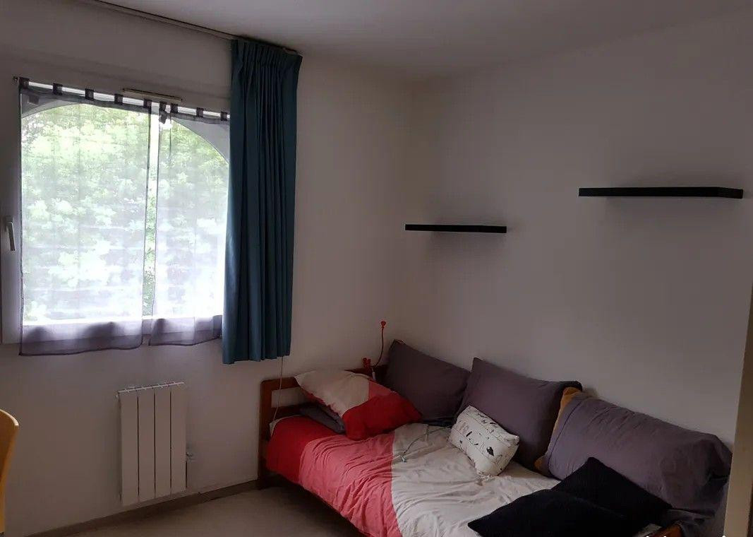 
                                                Location
                                                 Beau studio meublé 17m² Parc de Champagne