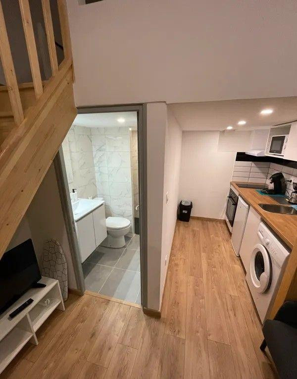 
                                                Location
                                                 Beau studio meublé 17m² rénové Hôtel de Ville