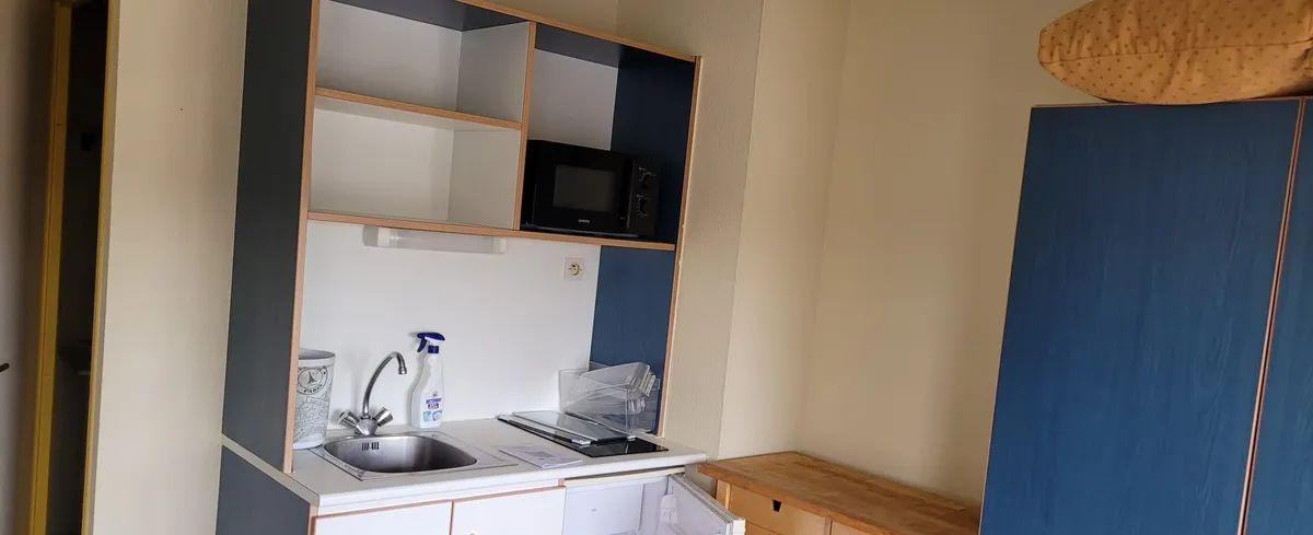 
                                                Location
                                                 Beau studio meublé 18 m2 au calme Nantes centre