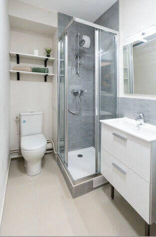 
                                                Location
                                                 Beau studio meublé 18m²