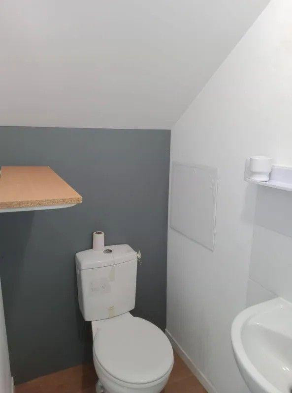 
                                                Location
                                                 Beau studio meublé 18m²