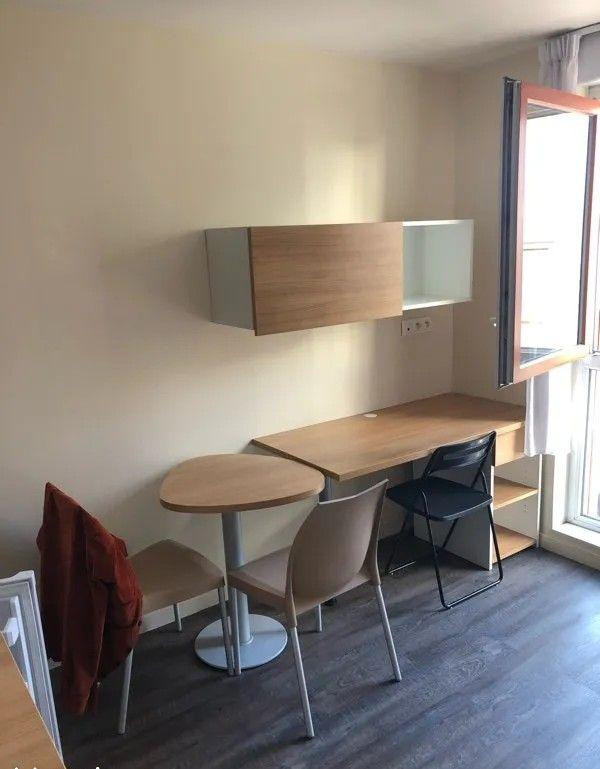
                                                Location
                                                 Beau studio meublé 18m² lumineux