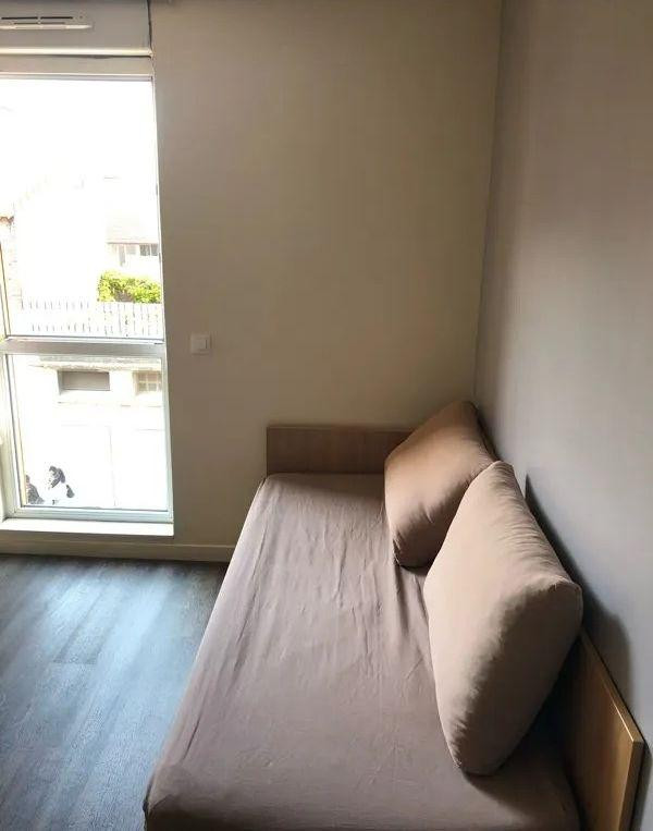 
                                                Location
                                                 Beau studio meublé 18m² lumineux