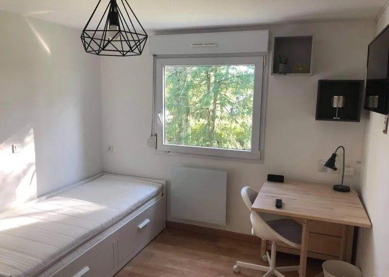 
                                                Location
                                                 Beau studio meublé 18m² refait à neuf au calme