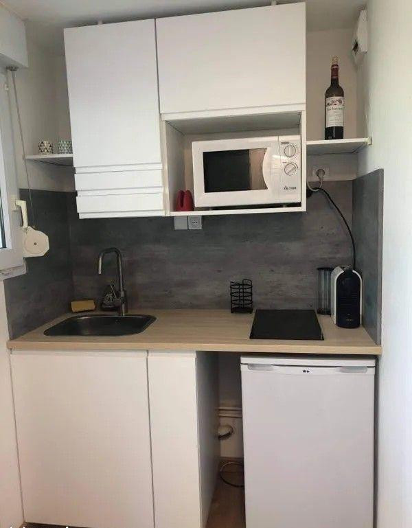 
                                                Location
                                                 Beau studio meublé 18m² refait à neuf au calme
