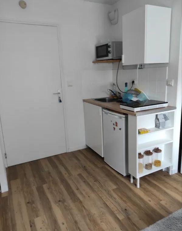 
                                                Location
                                                 Beau studio meublé 18m2 Cité des congrès