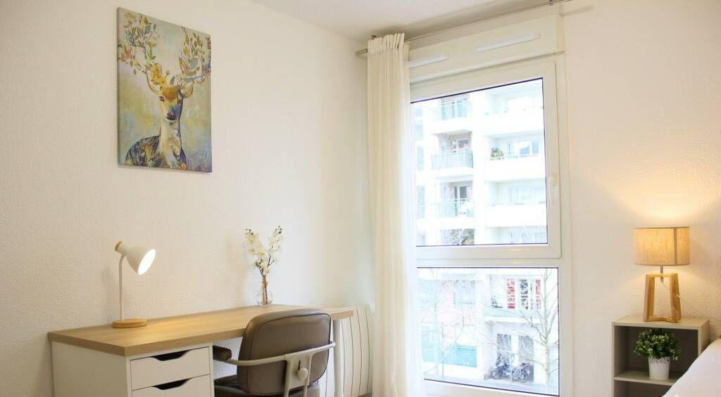 
                                                Location
                                                 Beau studio meublé 19 m² à Courbevoie