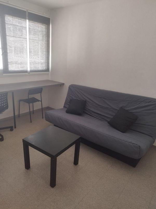 
                                                Location
                                                 Beau studio meublé 19m²