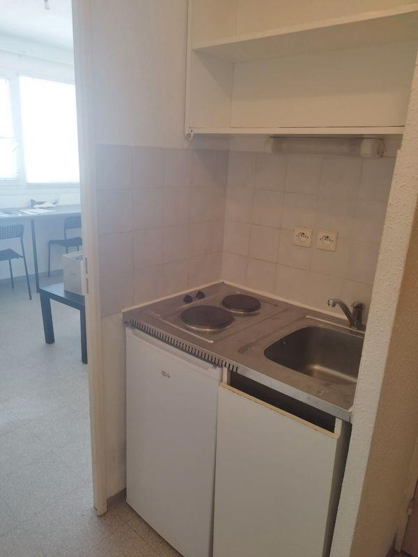 
                                                Location
                                                 Beau studio meublé 19m²