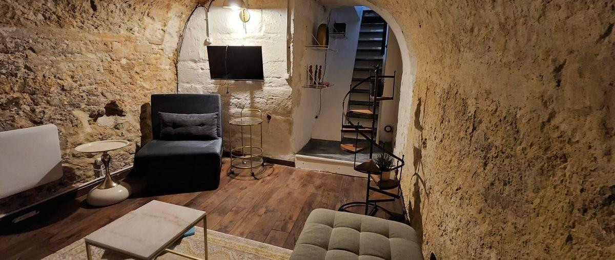 
                                                Location
                                                 Beau studio meublé 19m² avec dépendance 13m²