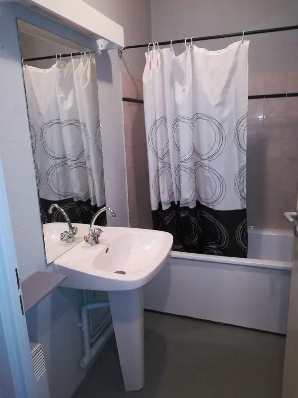 
                                                Location
                                                 Beau studio meublé 19m² dans résidence étudiante