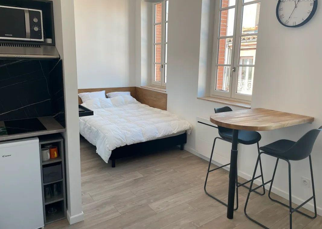 
                                                Location
                                                 Beau studio meublé 19m² en parfait état