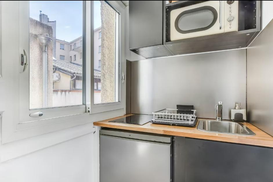 
                                                Location
                                                 Beau studio meublé 19m² Jean Jaurès  Hyper centre