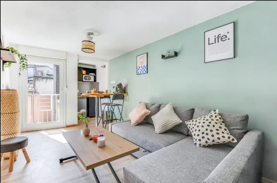 
                                                Location
                                                 Beau studio meublé 19m² Jean Jaurès  Hyper centre