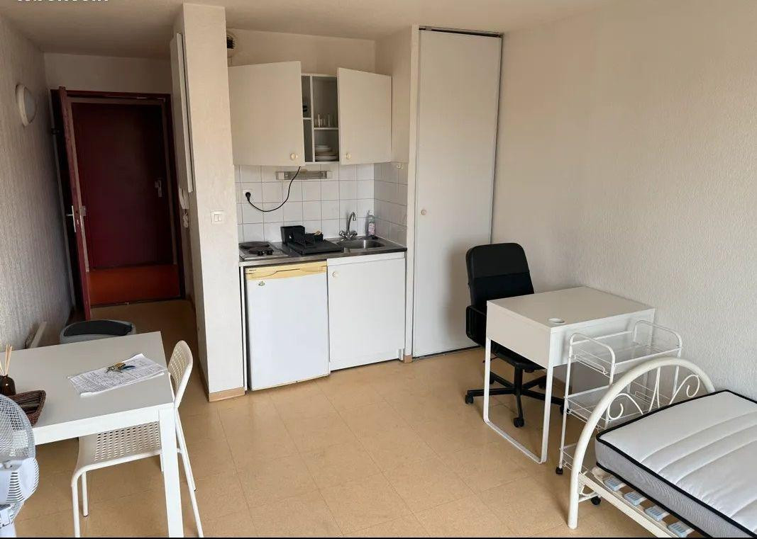 
                                                Location
                                                 Beau studio meublé 19m² pour étudiant
