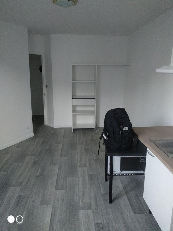 
                                                Location
                                                 Beau studio meublé 19m² proche Paris