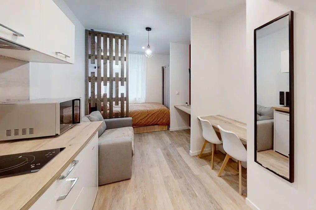 
                                                Location
                                                 Beau studio meublé 19m² récemment rénové