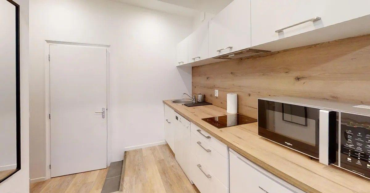 
                                                Location
                                                 Beau studio meublé 19m² récemment rénové